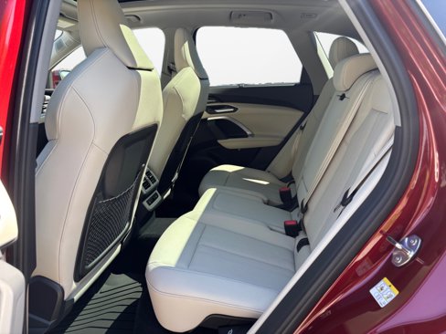 New 2025 Audi Q5 Prestige image 13