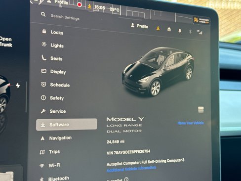 Used 2023 Tesla Model Y Long Range image 28