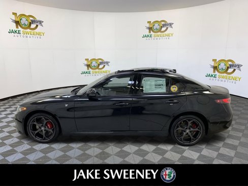 New 2024 Alfa Romeo Giulia Ti w/ Performance Driving Package image 5