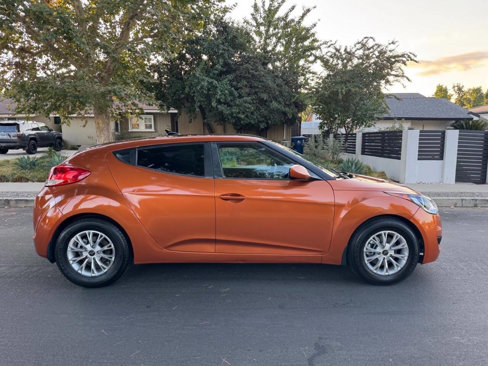 Used 2012 Hyundai Veloster image 6