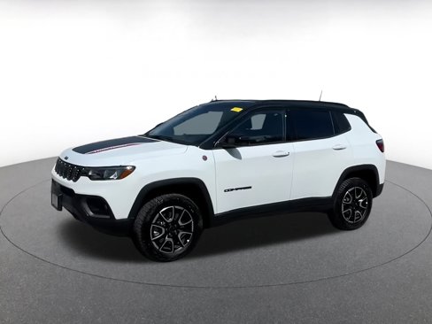 Used 2025 Jeep Compass Trailhawk image 7