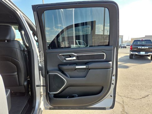 Used 2025 RAM 1500 Laramie image 38