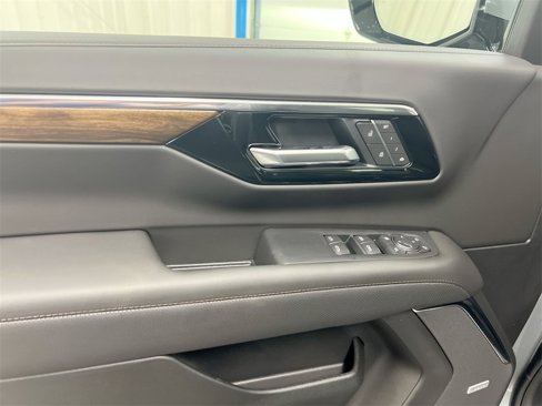 New 2026 Chevrolet Suburban High Country image 22