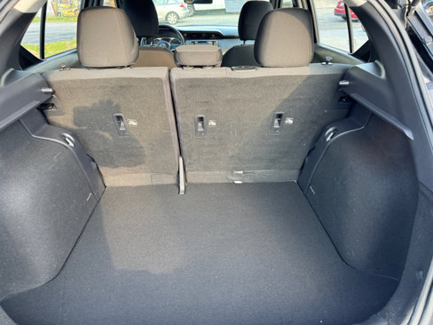 Used 2019 Nissan Kicks S image 10