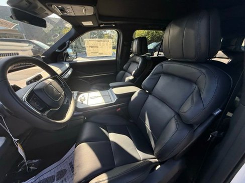 New 2025 Lincoln Navigator L Reserve w/ Jet Appearance Package image 10