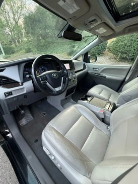 Used 2020 Toyota Sienna XLE image 15
