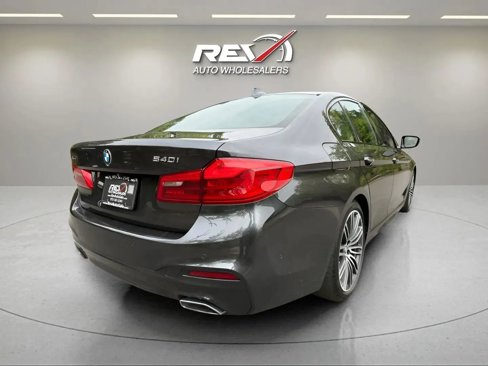 Used 2018 BMW 540i xDrive w/ M Sport Package image 5