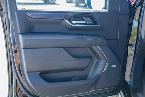Used 2025 GMC Yukon Elevation image 32