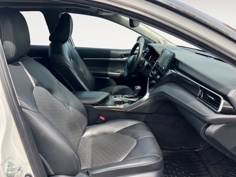 Used 2023 Toyota Camry XSE image 15