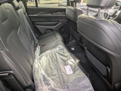 New 2025 Jeep Grand Cherokee Limited image 21