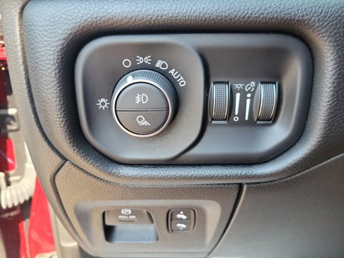 Used 2025 RAM 1500 Laramie image 21
