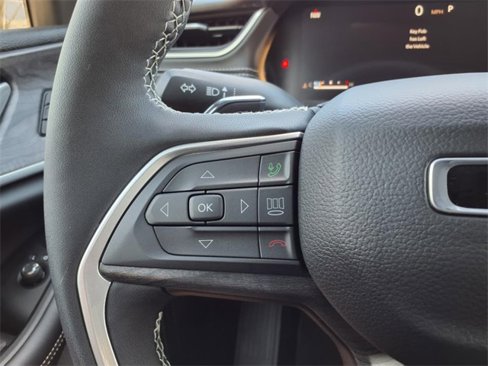 New 2025 Jeep Grand Cherokee Limited w/ Luxury Tech Group II image 17