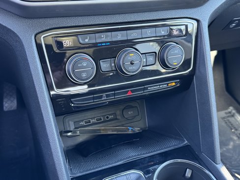 Certified 2021 Volkswagen Atlas SEL Premium image 29