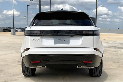 New 2026 Land Rover Range Rover Velar Dynamic SE image 4