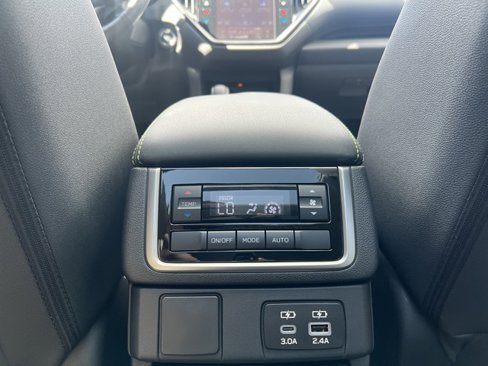 Used 2025 Subaru Ascent Onyx Edition w/ Onyx Package image 10