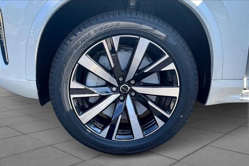 New 2026 Volvo XC90 B5 Core w/ Protection Package Premier image 15