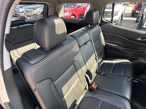 Used 2021 GMC Acadia AT4 image 27