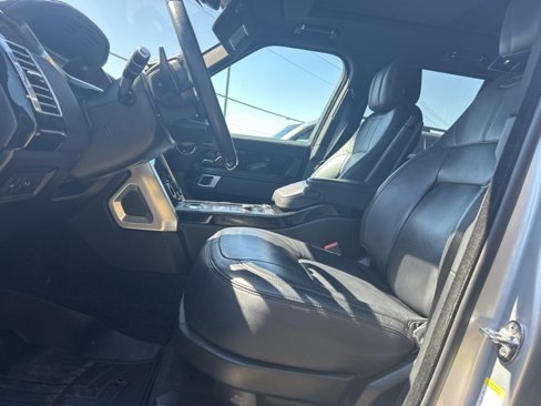 Used 2019 Land Rover Range Rover image 8