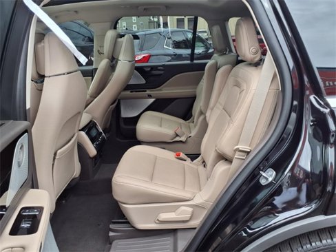 Used 2020 Lincoln Aviator Reserve w/ Equipment Group 202A image 13