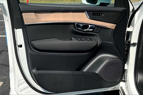 New 2026 Volvo XC90 B5 Core w/ Protection Package Premier image 11