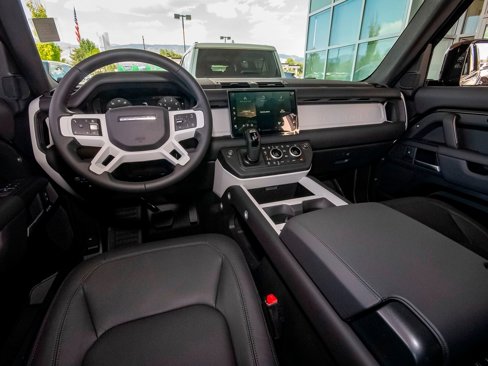 New 2025 Land Rover Defender 130 X-Dynamic SE image 38