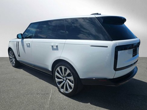 New 2025 Land Rover Range Rover Long Wheelbase SE image 3