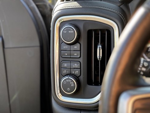 Used 2022 Chevrolet Silverado 2500 LT w/ Convenience Package image 10