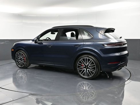 New 2025 Porsche Cayenne Turbo image 3