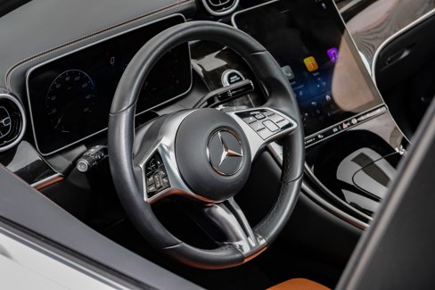 Used 2025 Mercedes-Benz GLC 300 image 20