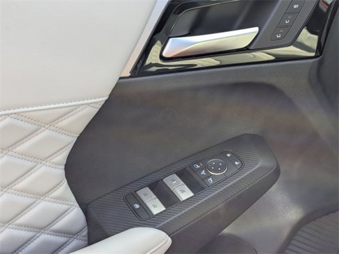New 2025 Mitsubishi Outlander SEL image 12