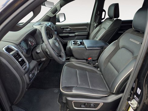 Used 2025 RAM 1500 Laramie image 16