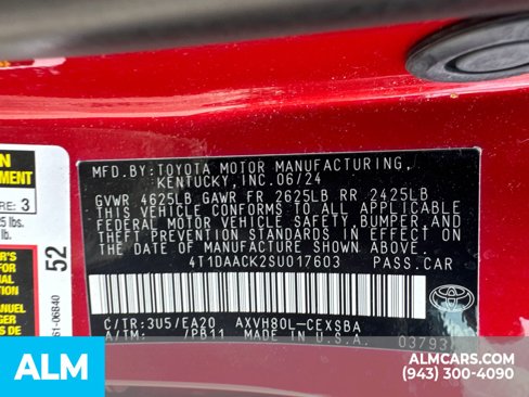 Used 2025 Toyota Camry SE image 35