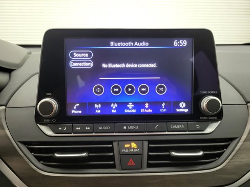 Used 2024 Nissan Altima 2.5 SV image 6