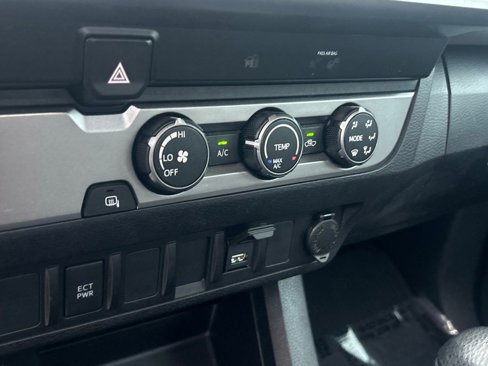 Used 2022 Toyota Tacoma SR5 image 33