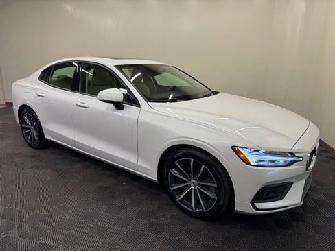 Used 2021 Volvo S60 T6 Momentum image 10