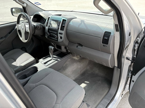 Used 2016 Nissan Frontier SV image 13