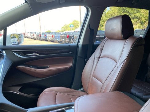 Used 2020 Buick Enclave Avenir w/ Avenir Technology Package image 22