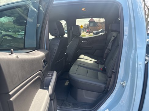 New 2025 Chevrolet Colorado LT w/ LT Convenience Package image 15