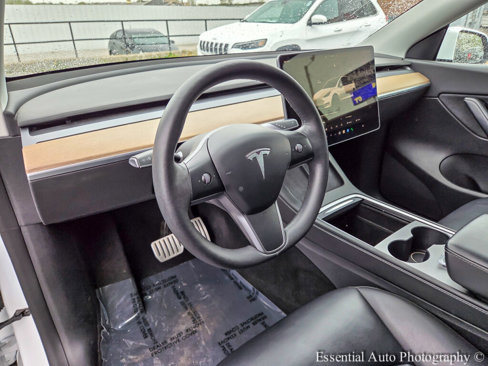 Used 2022 Tesla Model Y Performance image 11