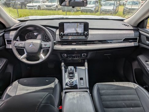Used 2024 Mitsubishi Outlander SE image 29