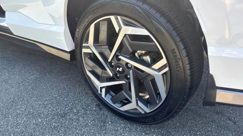 Used 2024 Hyundai Kona N Line image 17