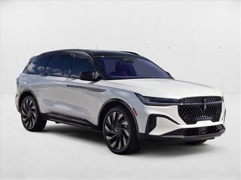 New 2025 Lincoln Nautilus Reserve w/ Jet Appearance Package image 5