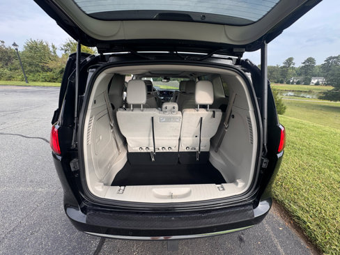 Used 2018 Chrysler Pacifica Limited w/ Advanced Safetytec Group image 19