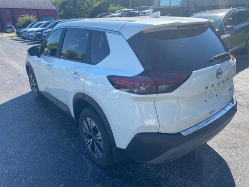 Used 2023 Nissan Rogue SV image 9