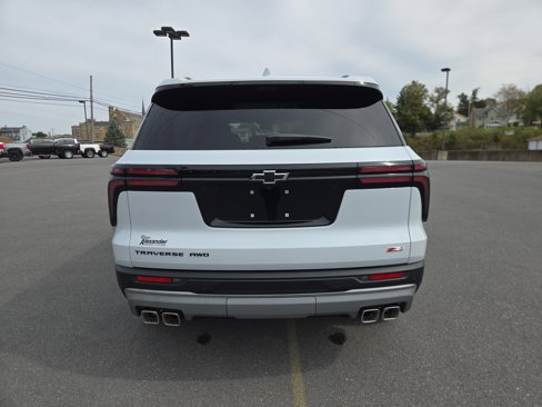 New 2026 Chevrolet Traverse Z71 w/ Enhanced Driving Package image 4