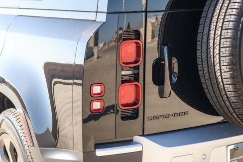 New 2025 Land Rover Defender 110 S image 7
