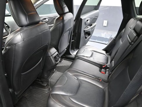 Used 2017 Jeep Cherokee Limited w/ Trailer Tow Group image 32