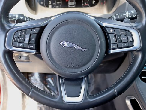 Used 2020 Jaguar F-PACE Prestige image 18