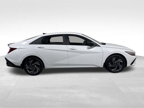 New 2025 Hyundai Elantra SEL image 6