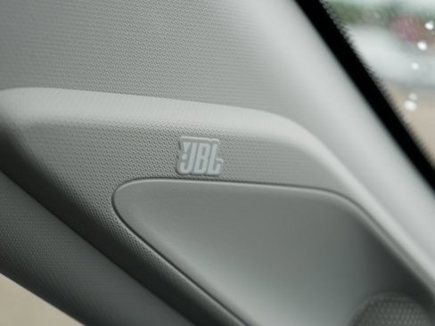 Used 2021 Toyota RAV4 XLE Premium image 38